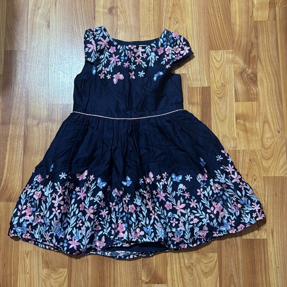 Girls dress formal size 6-7 Primark dress